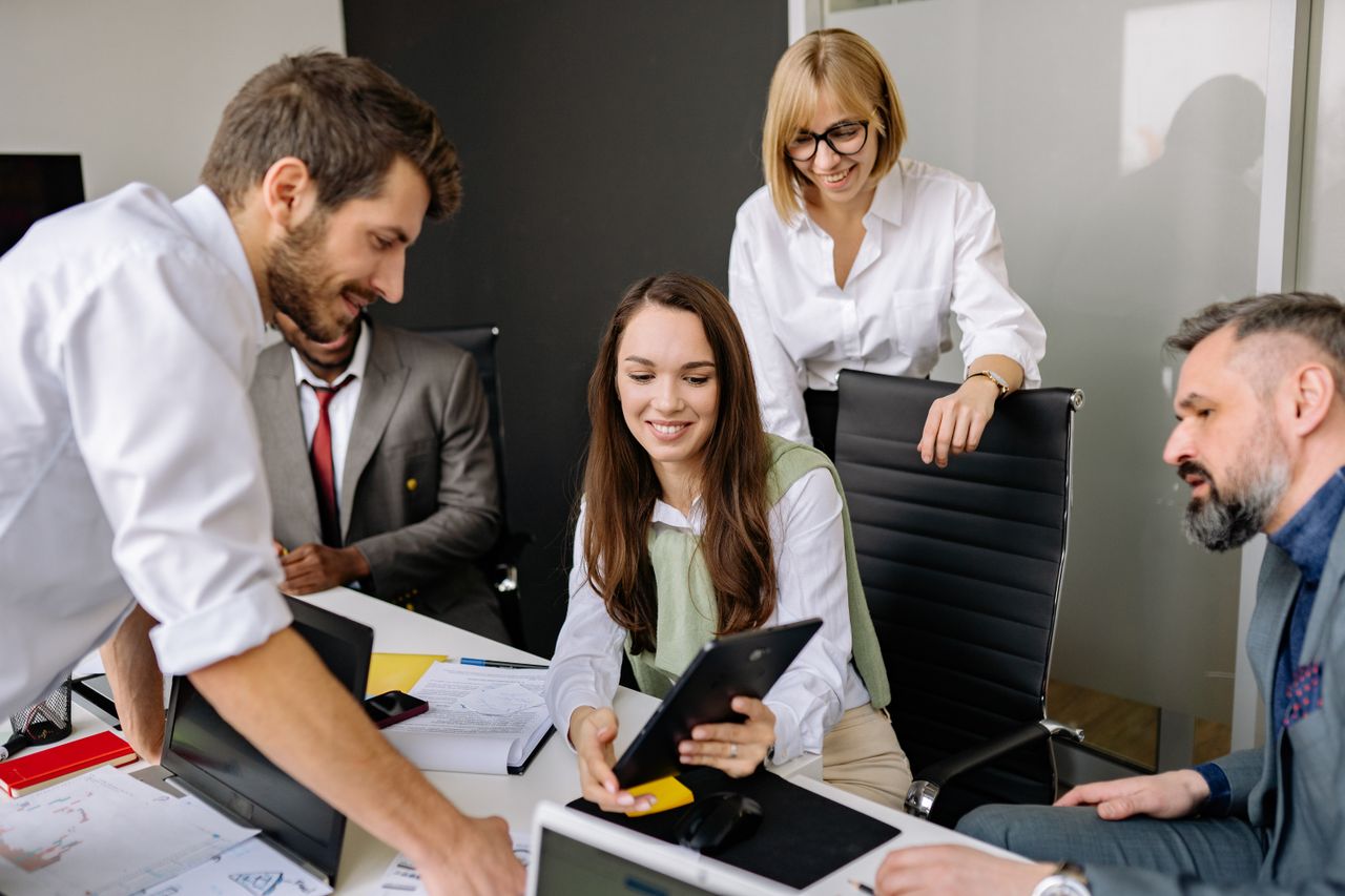 Biz Net Academy rodearte de personas positivas